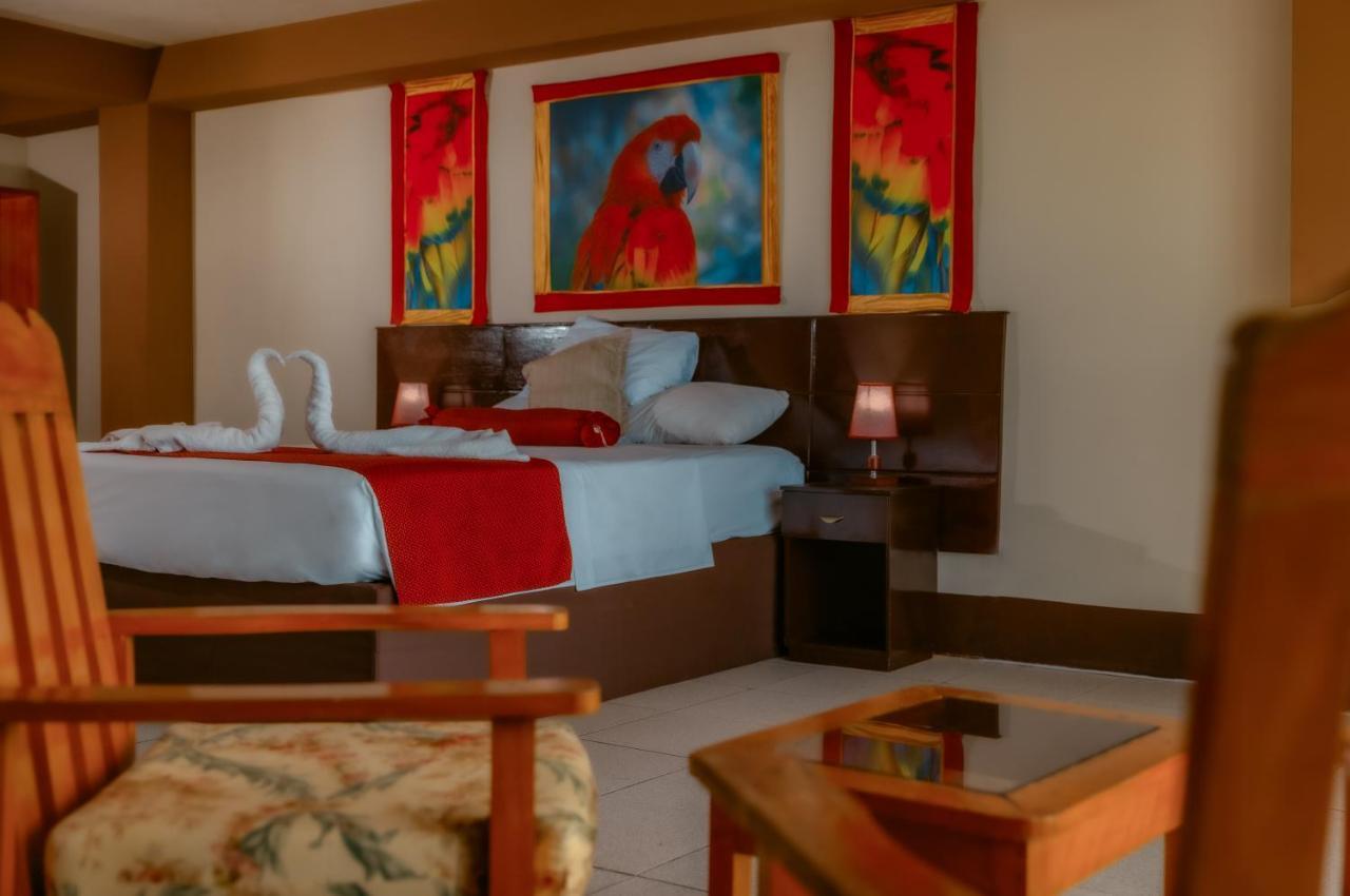 El Cauchero Hotel Iquitos Luaran gambar