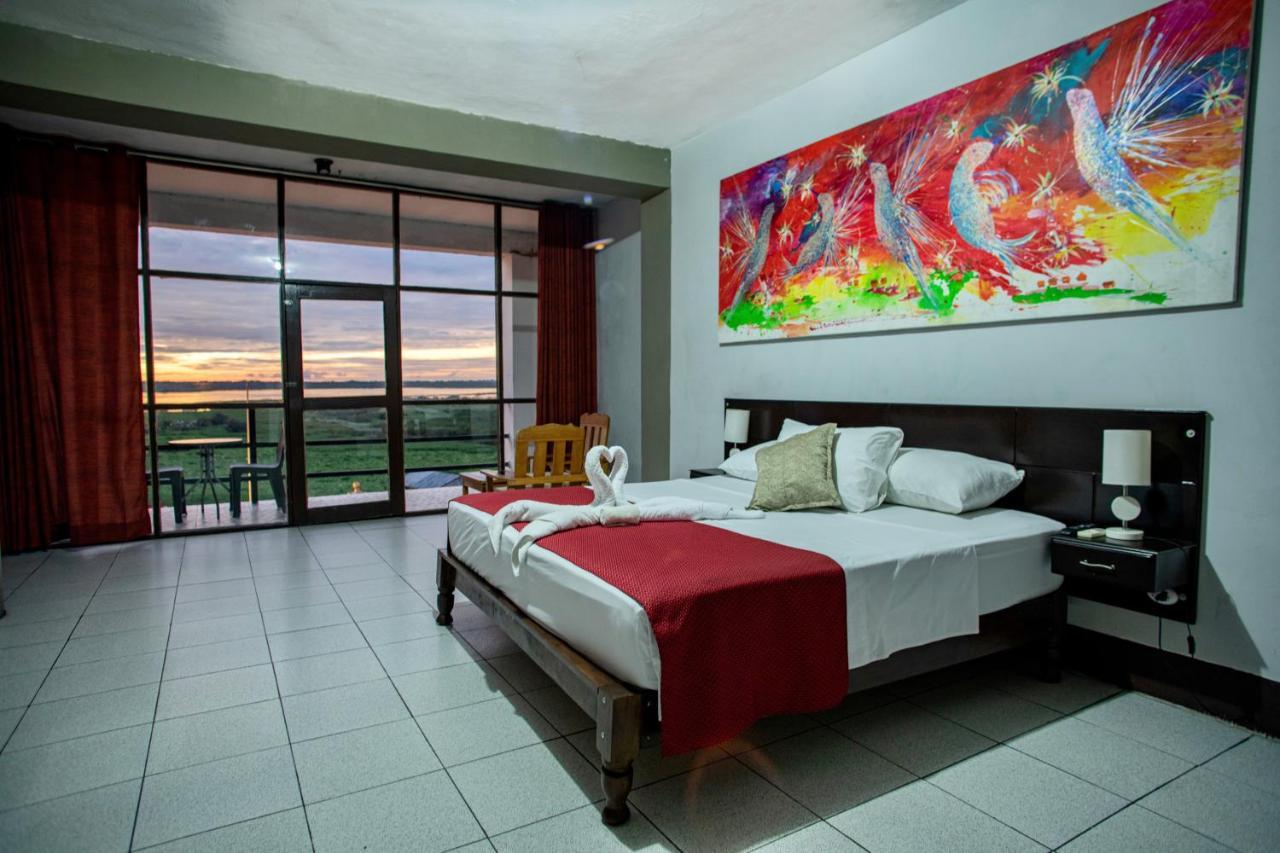 El Cauchero Hotel Iquitos Luaran gambar