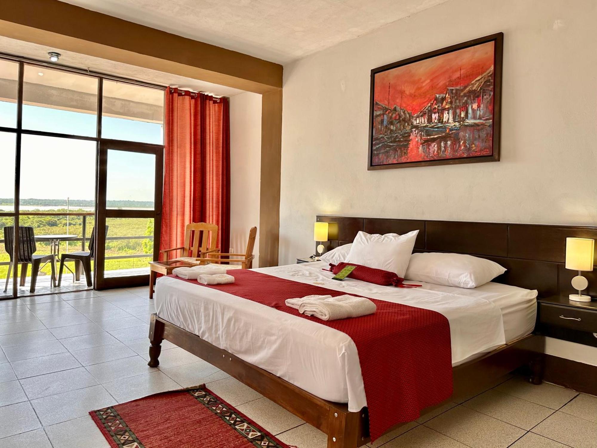 El Cauchero Hotel Iquitos Luaran gambar