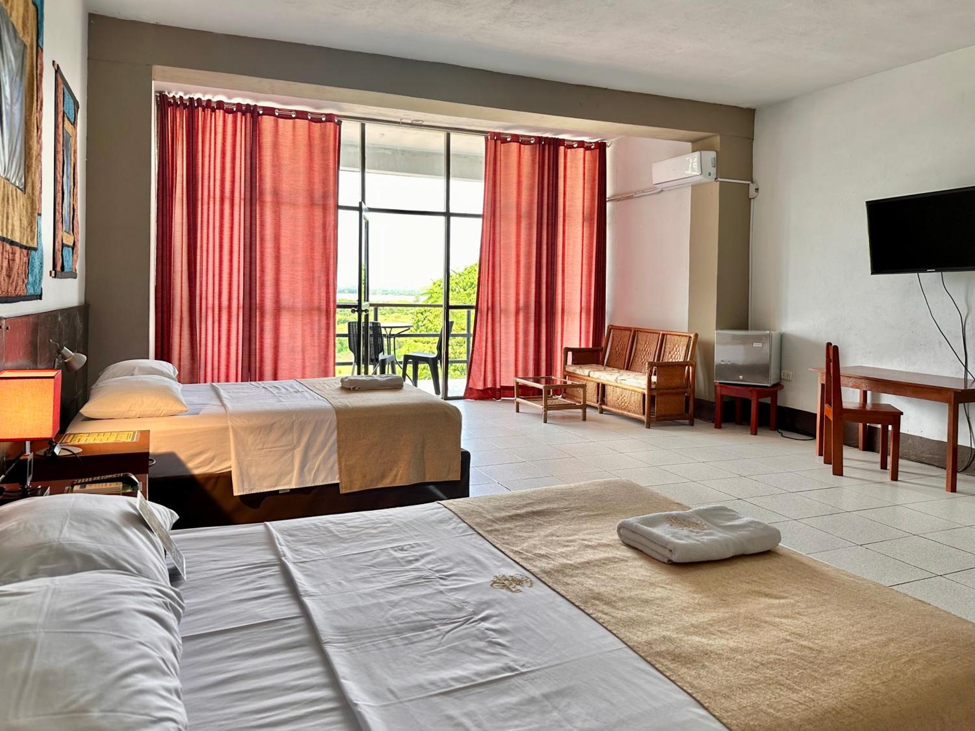 El Cauchero Hotel Iquitos Luaran gambar