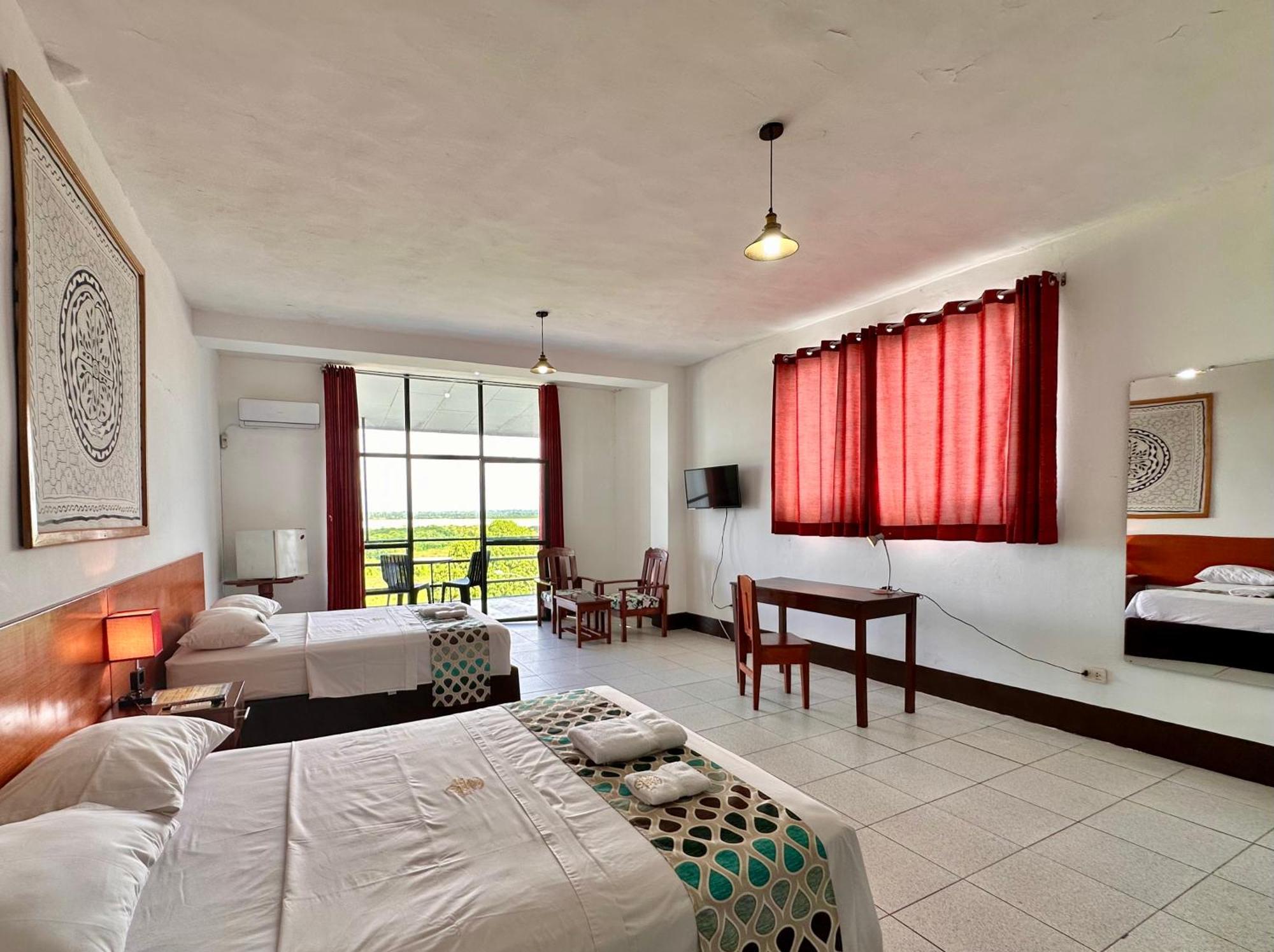 El Cauchero Hotel Iquitos Luaran gambar