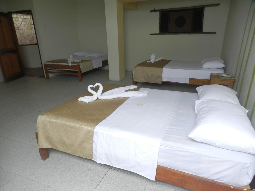 El Cauchero Hotel Iquitos Luaran gambar